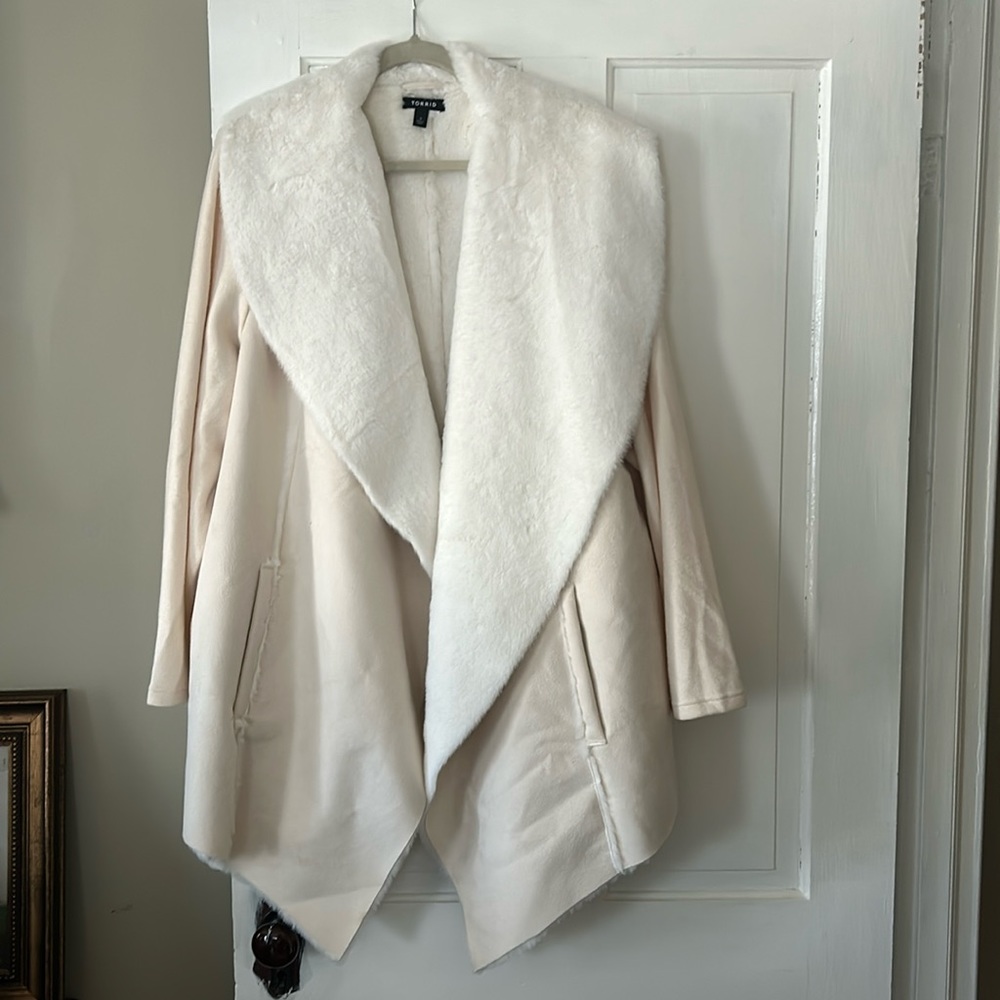 Faux fur and suede torrid jacket is so soft and perfect!